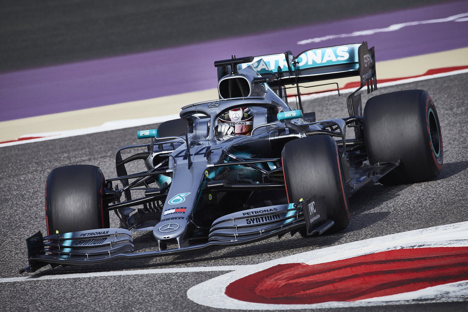 Lewis Hamilton working hard to fix poor F1 starts after Bahrain GP